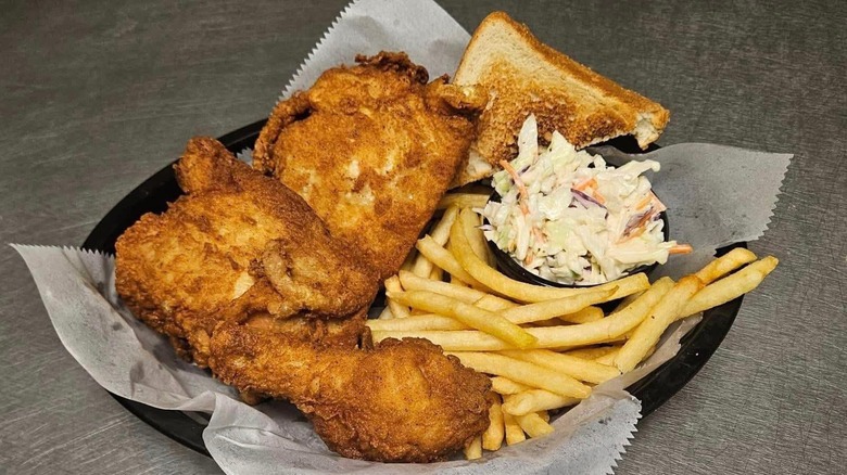 Botski's Bar & Grill Sioux Falls fried chicken with sides of slaw french fries and toast