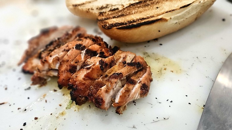 Chicken and bread from Cafe Ashiana