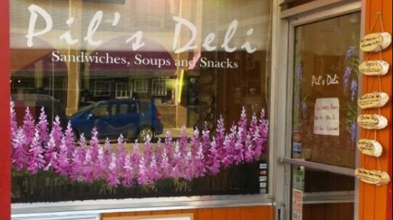 Pil's Deli exterior storefront