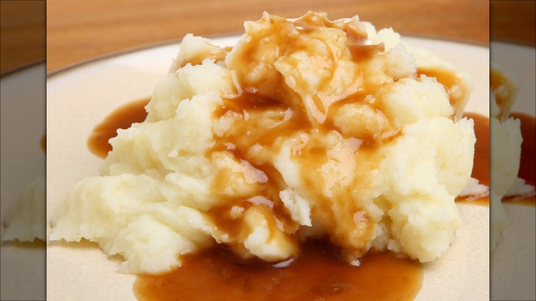 Mashed Potatoes with Brown Gravy