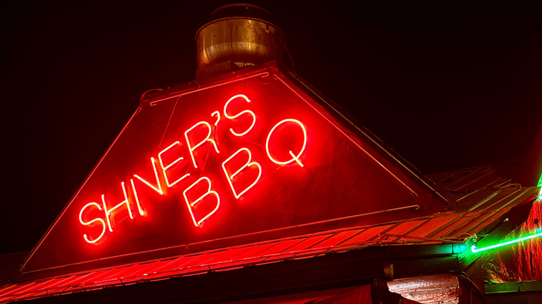 Shiver's BBQ sign