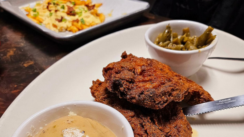 Donnell's fried pork chops and green beans