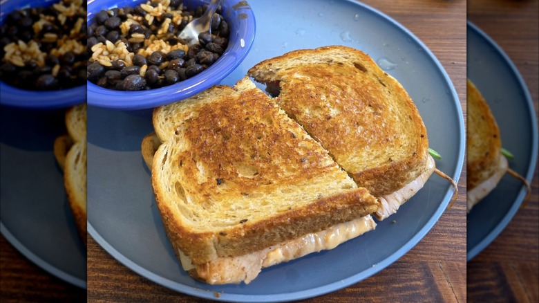 Blue Sky Cafe tuna melt with side of black beans