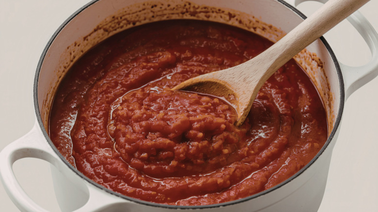 blended tomato sauce in pot