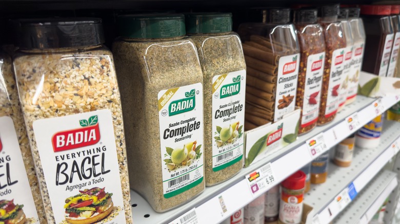 Badia Complete seasoning on shelf next to Badia Everything Bagel and Cinnamon Sticks