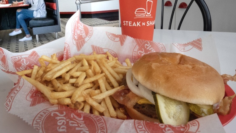 A cheeseburger meal from Steak n' Shake.