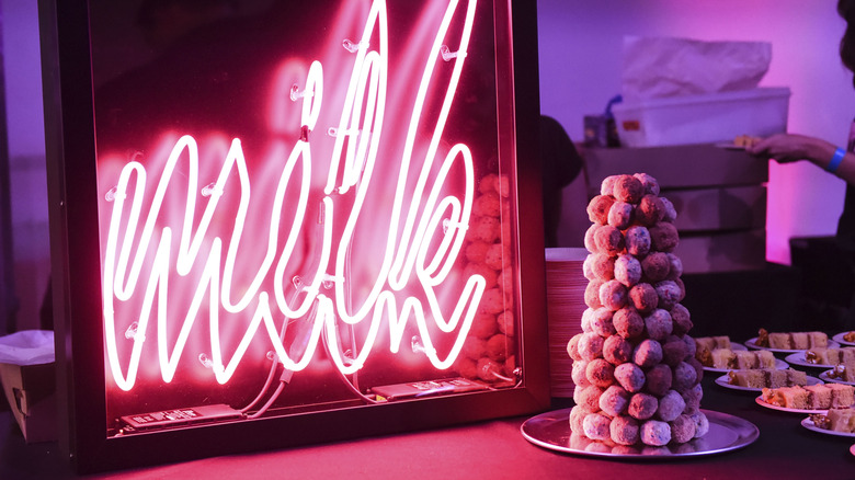 Milk Bar neon sign