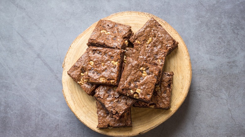 Brownies on a yellow plate