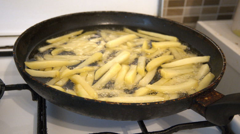 Cooking french fries at home