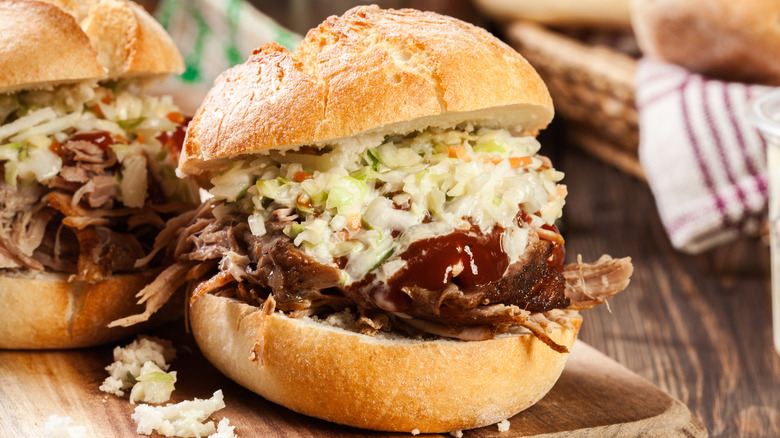 Pulled pork sandwich with coleslaw