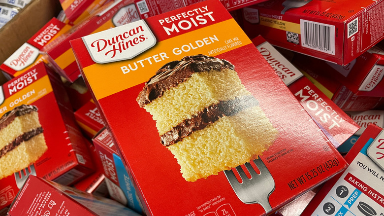 Duncan Hines boxed cake mix Butter Golden