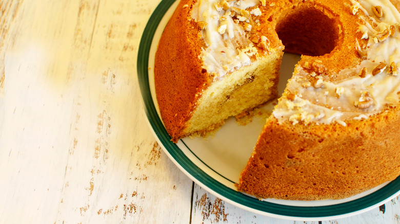 sock it to me bundt cake with slice cut