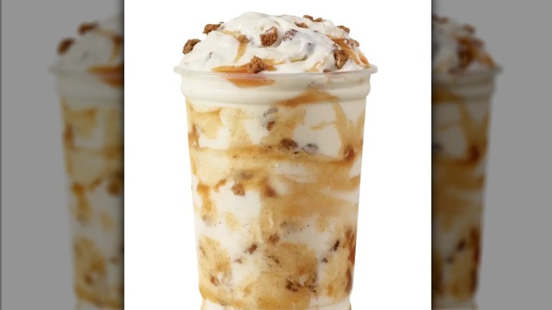Wendy's Apple Crumble Frosty Fusion on a white background.