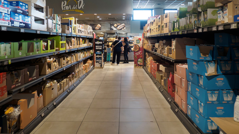 Aisle at Aldi grocery store