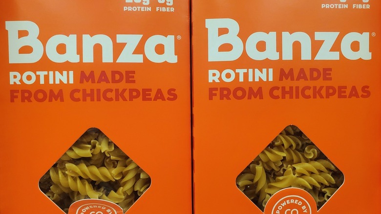 Two boxes of Banza chickpea pasta on store shelf