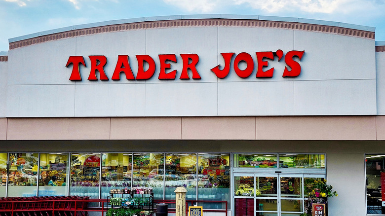 trader joe's exterior