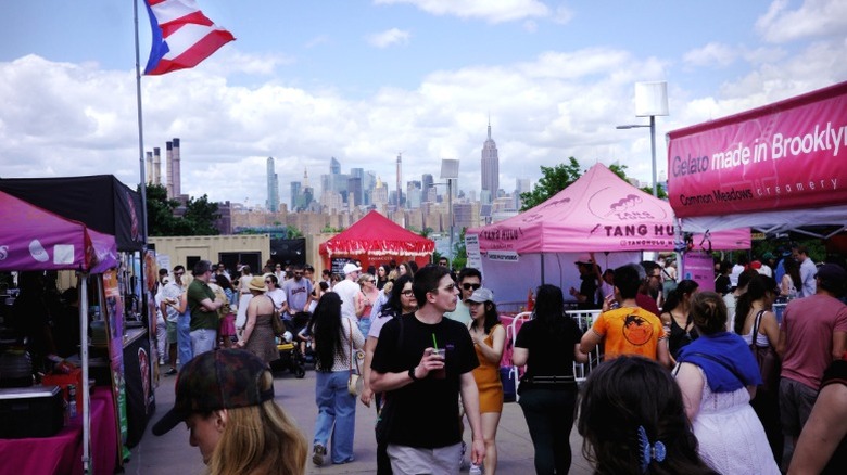 The famous rainbow cheese pull from Toastieland.