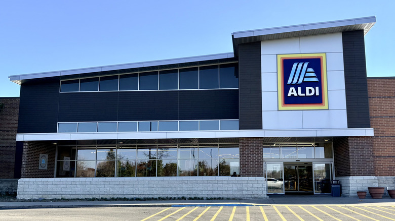 The outside of an Aldi Store with the store's logo fully displayed