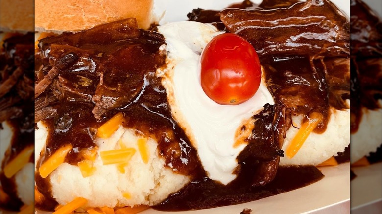The Pie's Hot Beef Sundae.