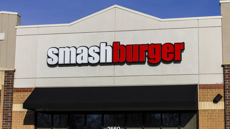 Front of Smashburger location