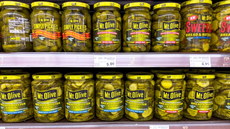 Mt. Olive pickles on a store shelf