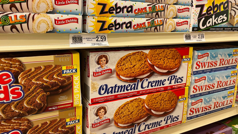 little debbie snack cakes on shelves