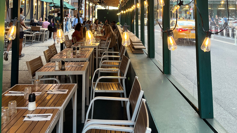 Outdoor seating at Bubby's restaurant in New York City