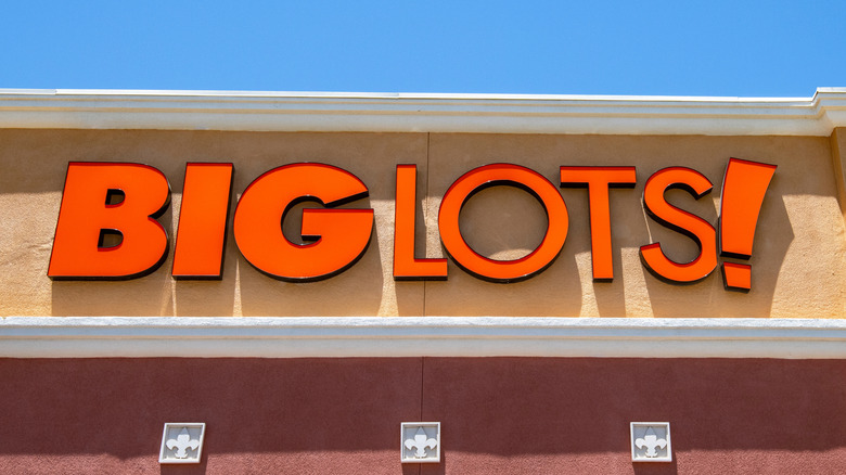 Big Lots store exterior
