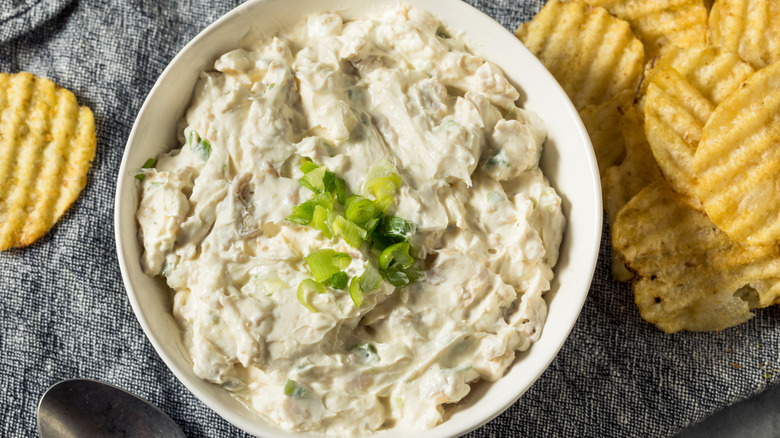 The Old-School '50s Seafood Dip That Costs Under $5 To Make
