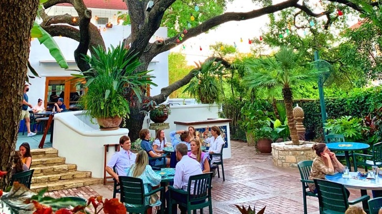La Fonda on Main patio