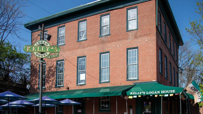 Kelly's Logan House restaurant front