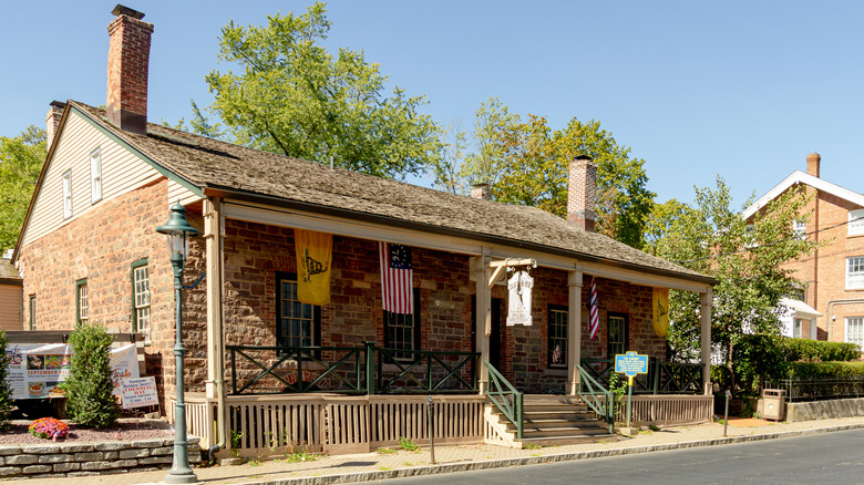 outside of '76 House