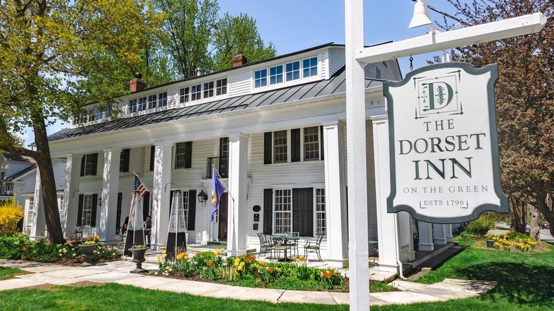 Dorset Inn exterior front