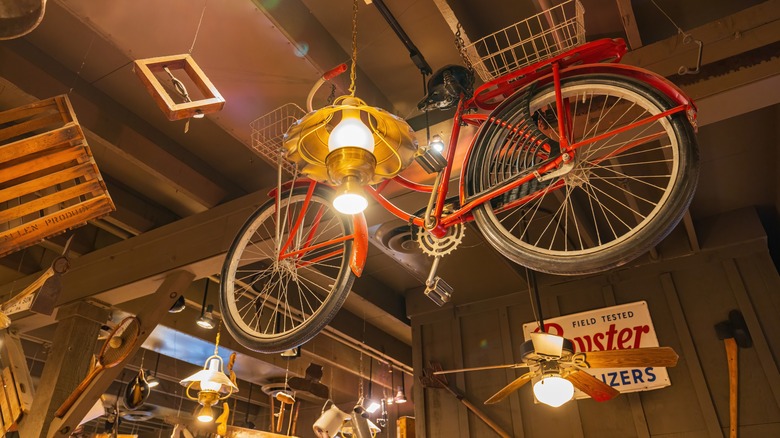 Vintage items hanging on cracker barrel ceiling