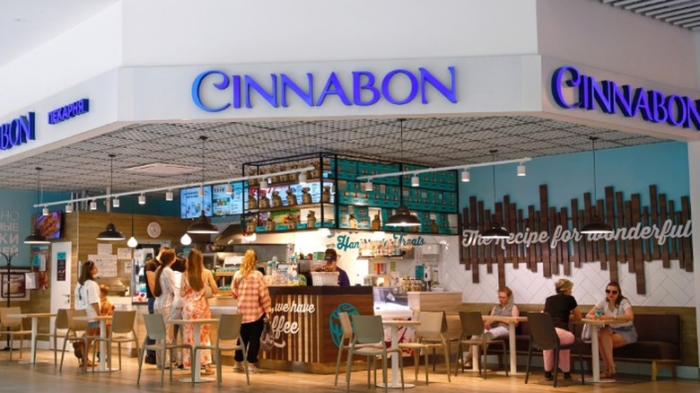 A Cinnabon location in Belarus.