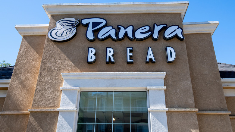 Exterior of a Panera Bread