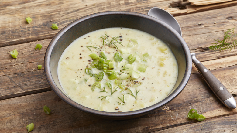 Creamy potato soup