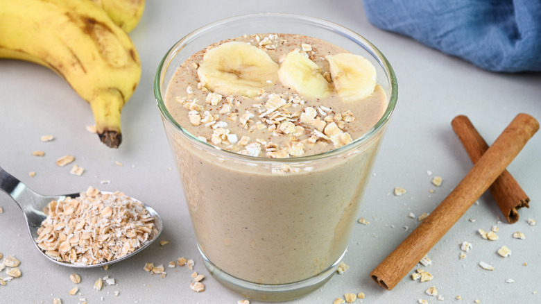 Banana oatmeal smoothie