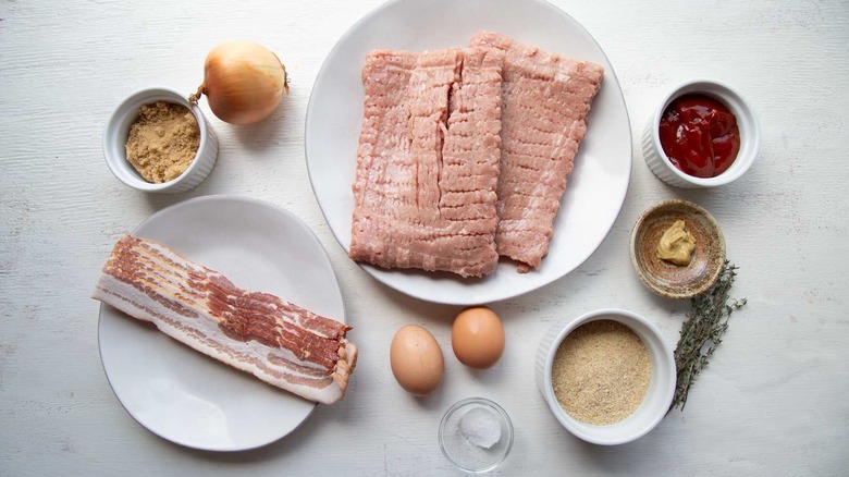 Ingredients for turkey and bacon meatloaf