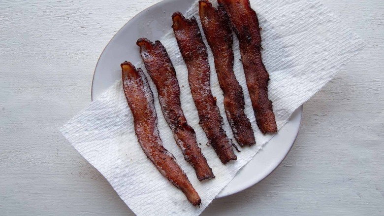 Bacon strips on paper towels