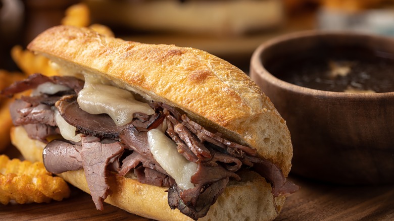 French dip sandwich with au jus