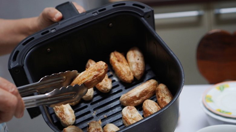 Fried bananas in an air fryer