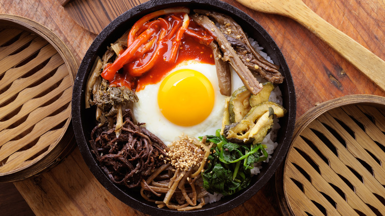 bibimbap with egg