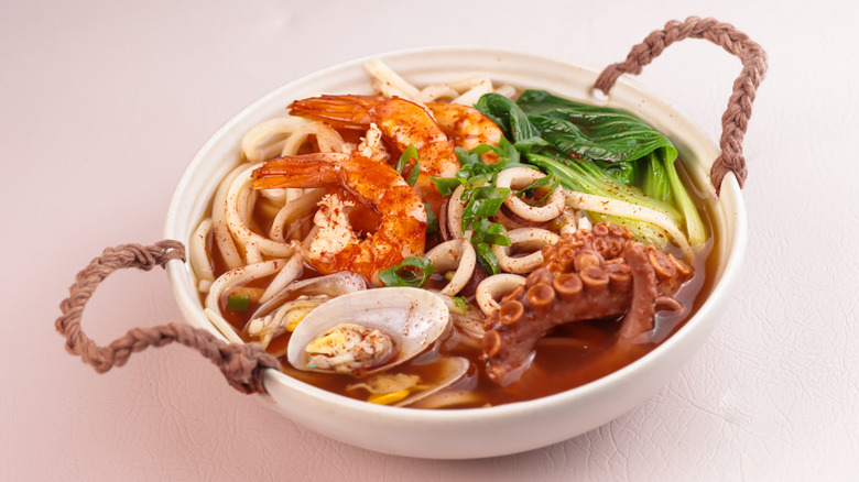 Korean seafood dish jjampong