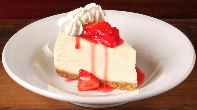 Texas Roadhouse strawberry cheesecake