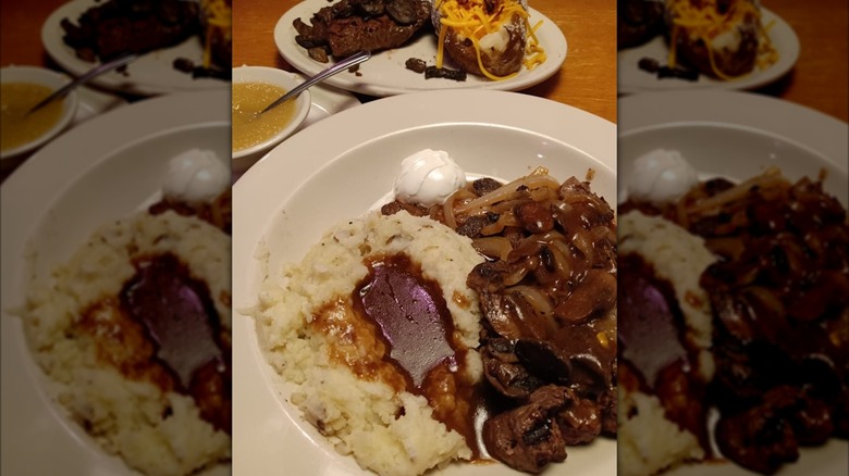 Texas Roadhouse beef tips with mashed potatoes