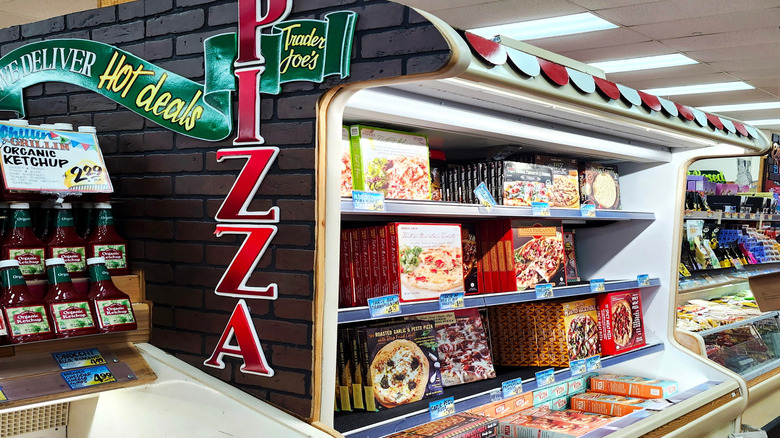 A Trader Joes frozen pizza section display