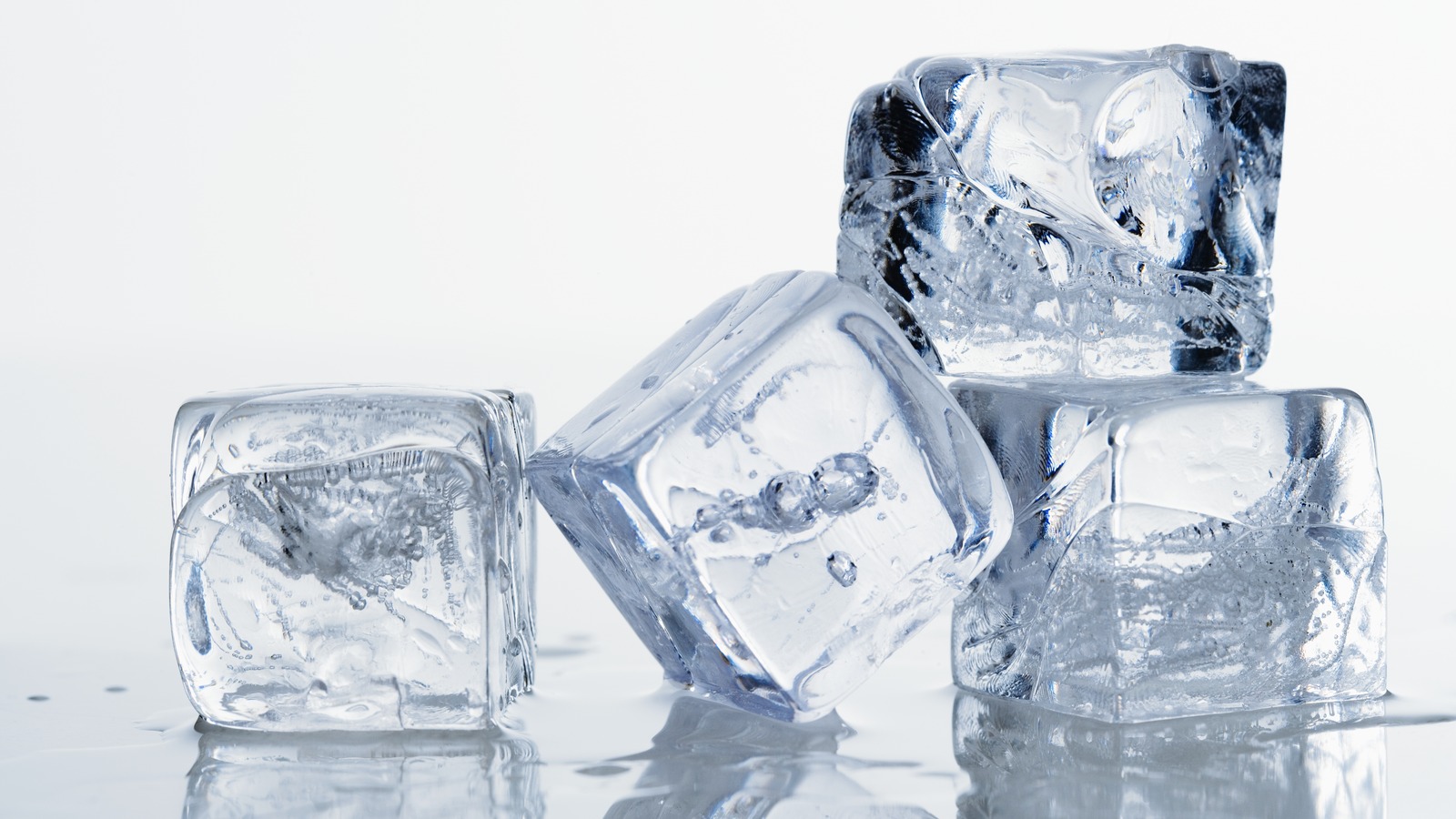 Tips to Prevent Ice Cubes from Sticking Together