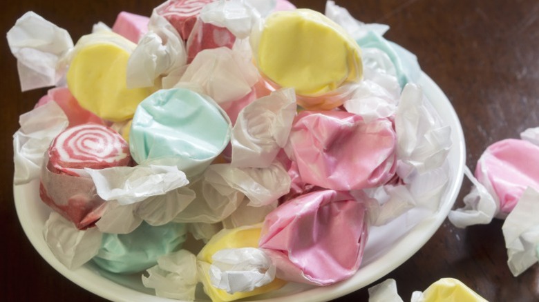 A bowl of old-fashioned taffy.