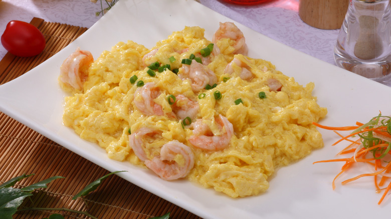 Cantonese-style scrambled eggs with shrimp